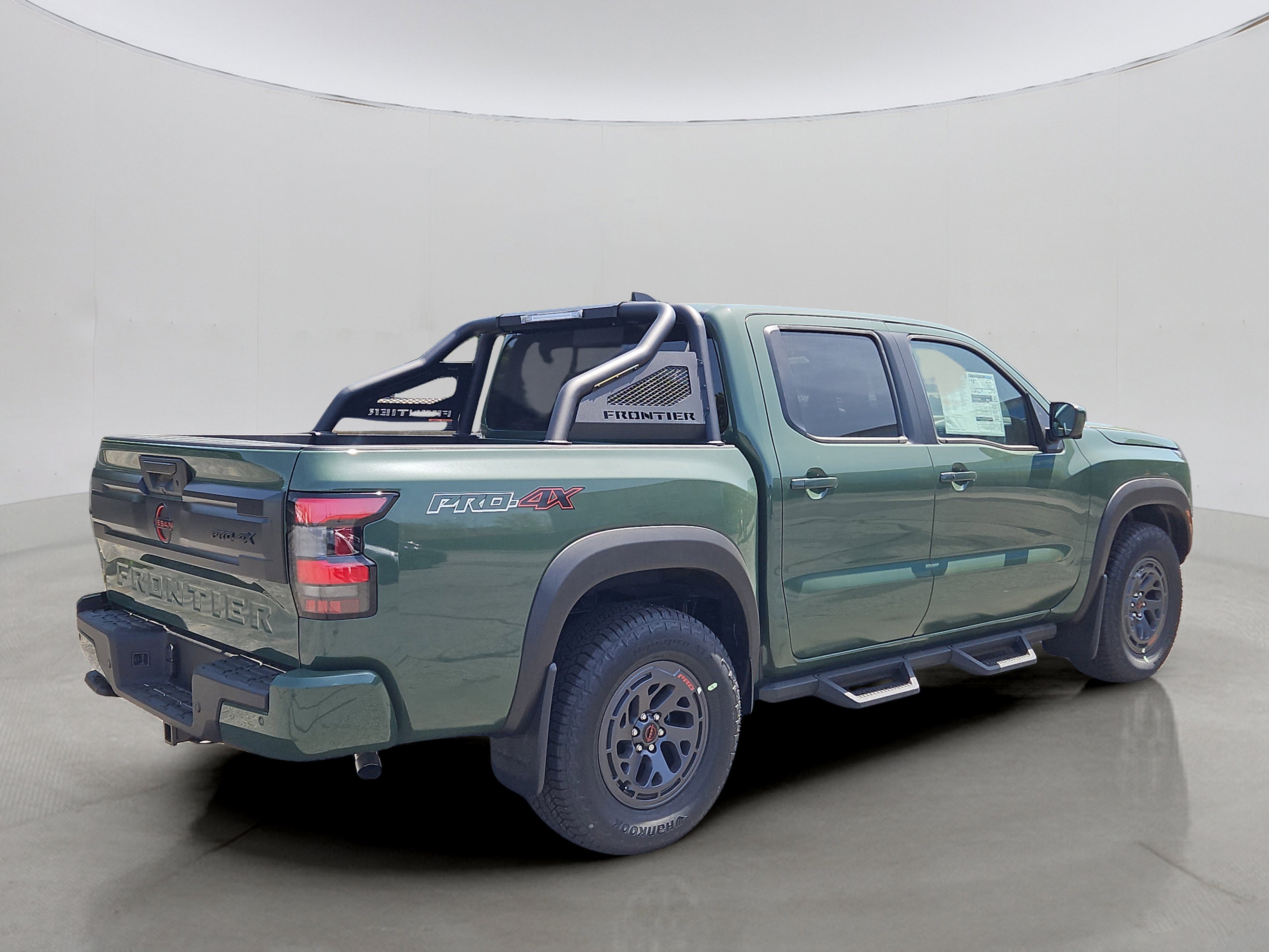 New 2025 Nissan Frontier PRO-4X w/ Pro Convenience Package image 2