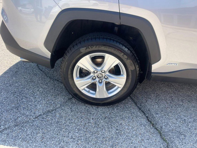 Used 2021 Toyota RAV4 LE w/ Carpet Mat Package (TMS) image 9