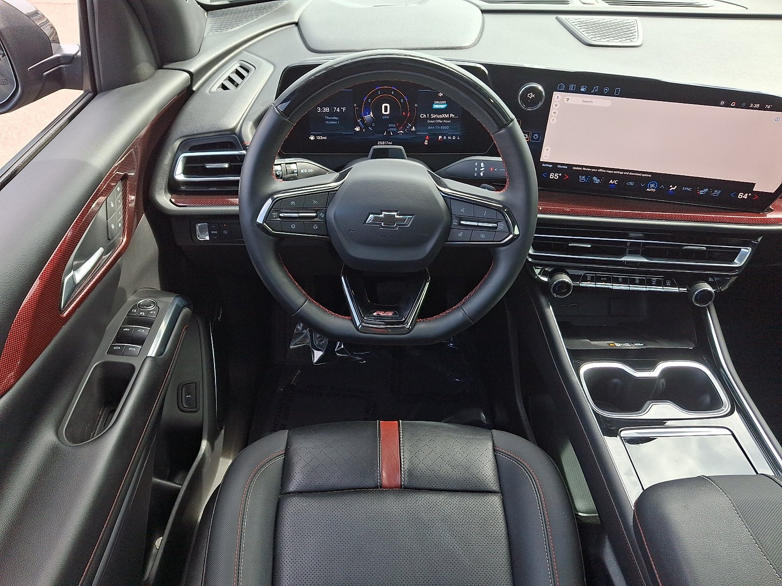 Used 2025 Chevrolet Traverse RS w/ LPO, Floor Liner Package FWD image 12