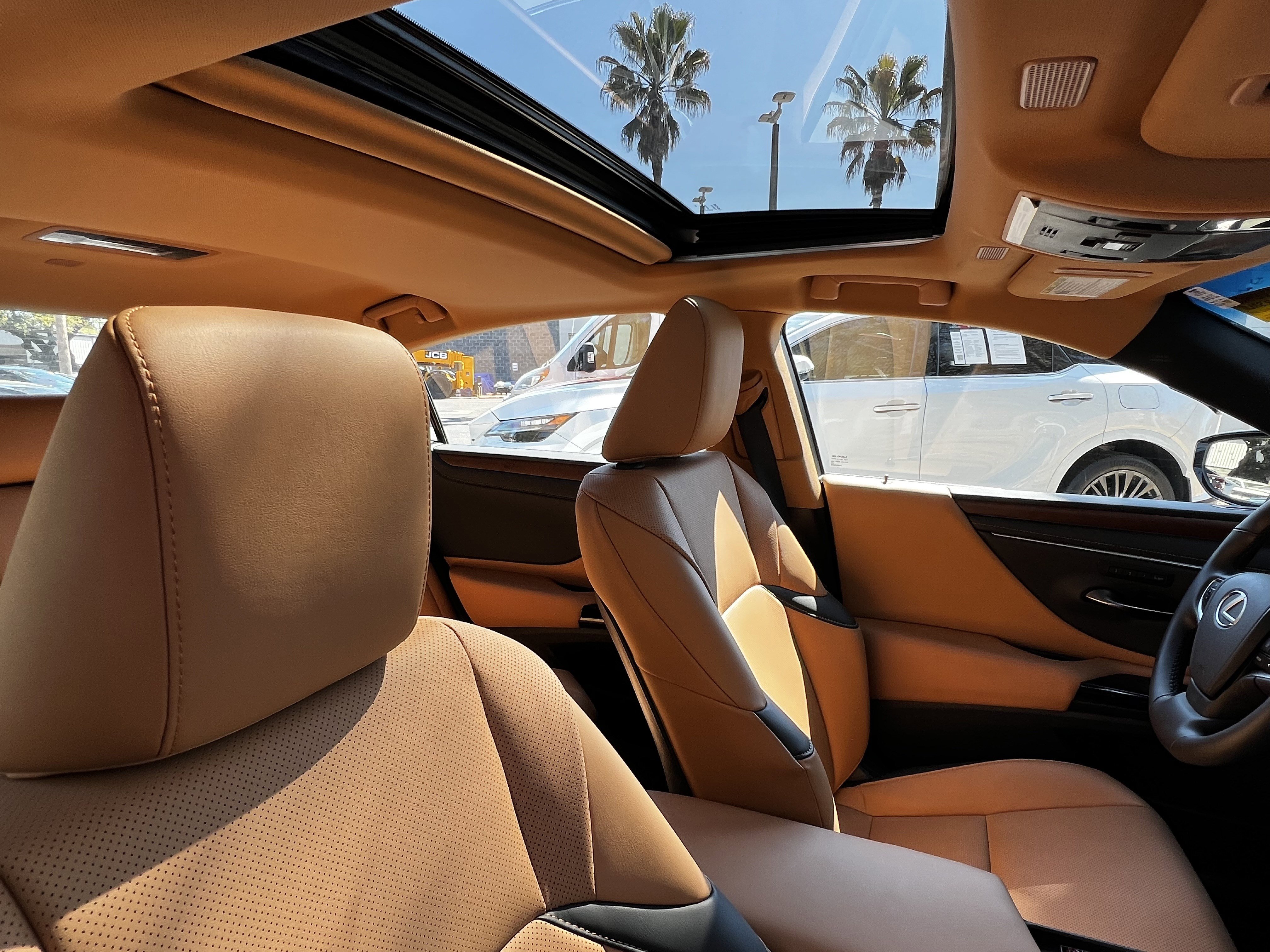 Certified 2025 Lexus ES 300h w/ Premium Package image 45