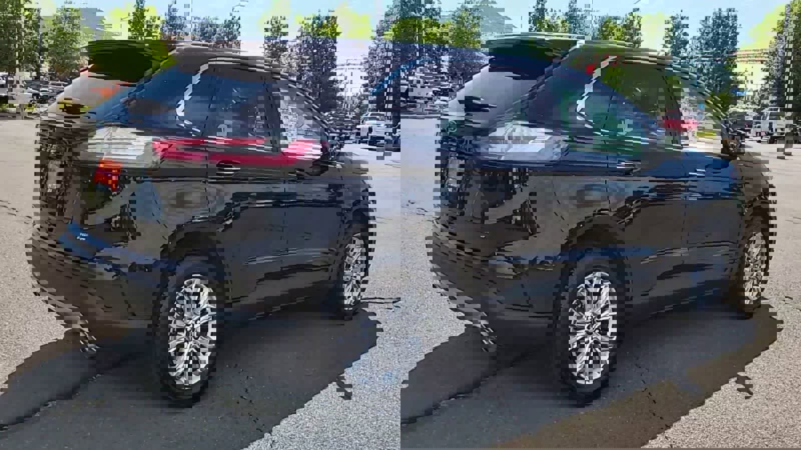 Used 2023 Ford Edge Titanium image 8