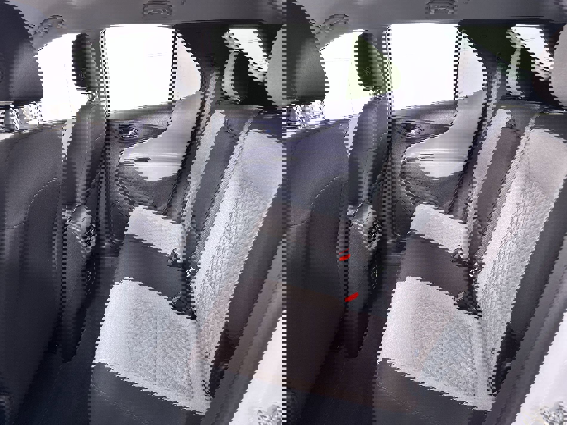 Used 2023 Chevrolet Equinox LT image 62