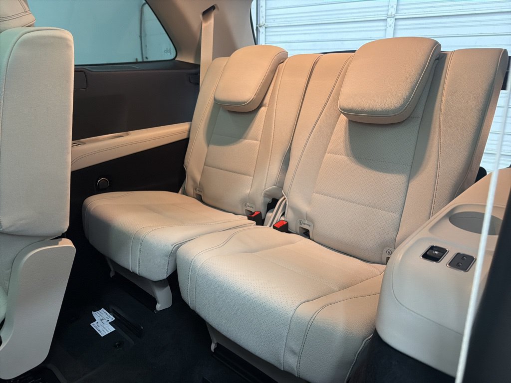 Used 2026 Mercedes-Benz GLS 450 4MATIC image 23