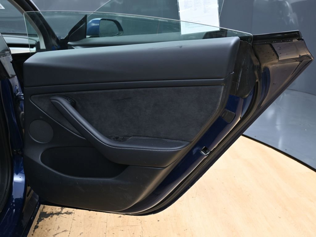 Used 2021 Tesla Model 3 Standard Range Plus image 41