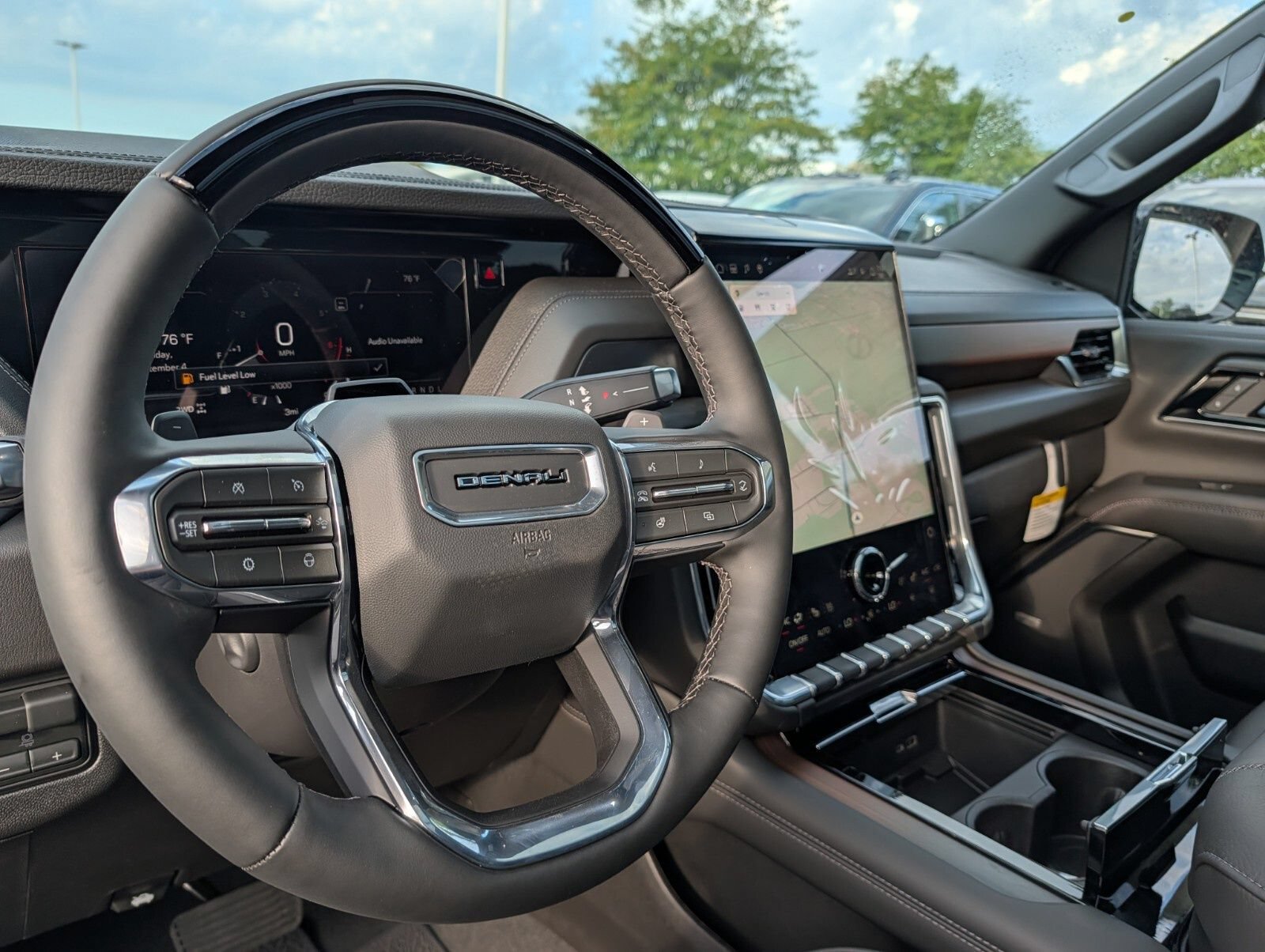 New 2026 GMC Yukon Denali w/ Denali Reserve Package AWD/4WD image 36