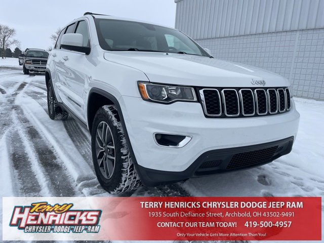 Used 2020 Jeep Grand Cherokee Laredo w/ 18" Wheel & 8.4" Radio Group image 1