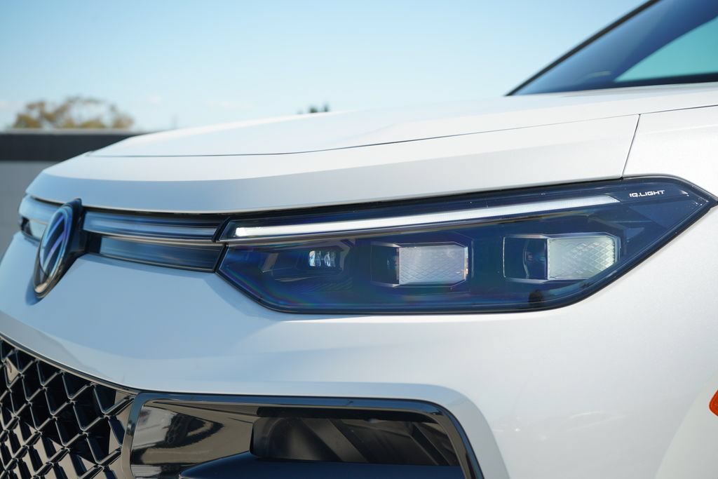 New 2026 Volkswagen Tiguan SEL R-Line AWD/4WD image 9