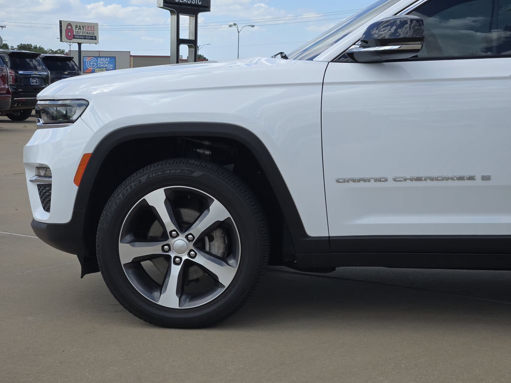 Used 2024 Jeep Grand Cherokee Limited AWD/4WD image 28