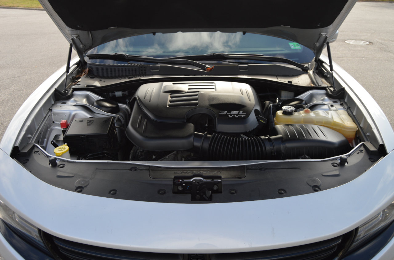 Used 2019 Dodge Charger SXT w/ Driver Confidence Group image 16