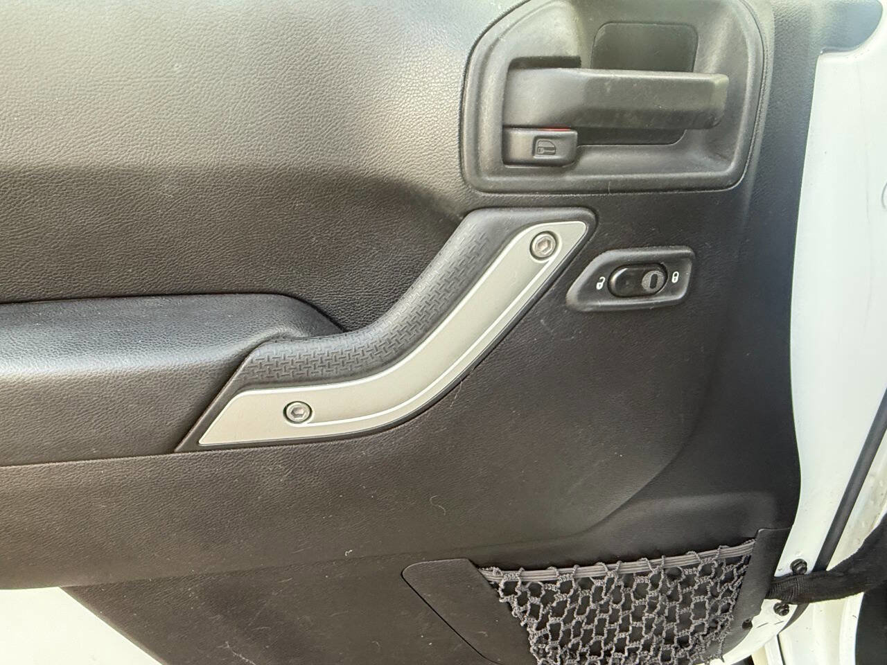 Used 2013 Jeep Wrangler Unlimited Sahara w/ Connectivity Group image 17