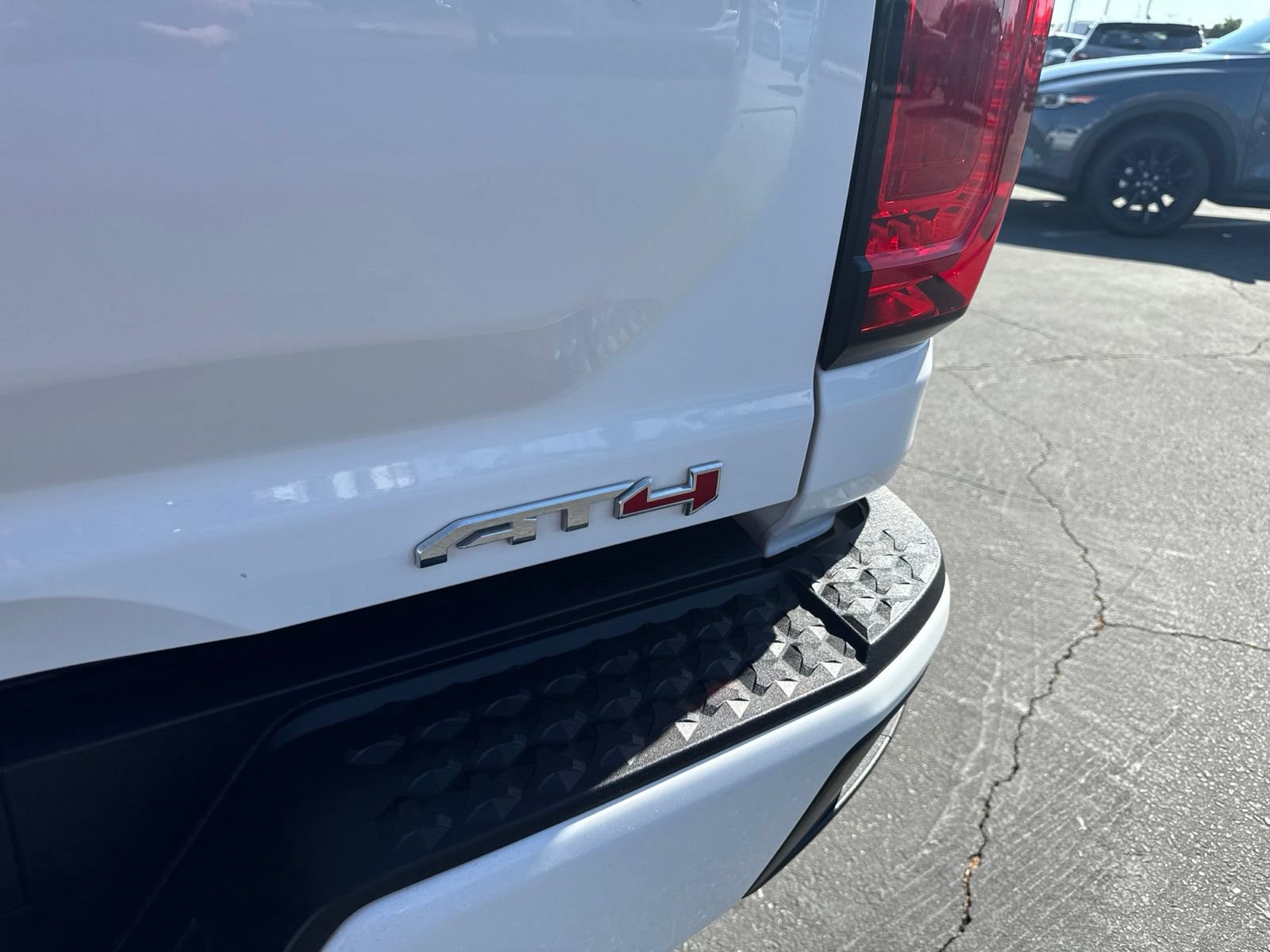 Used 2023 GMC Canyon AT4 AWD/4WD image 8