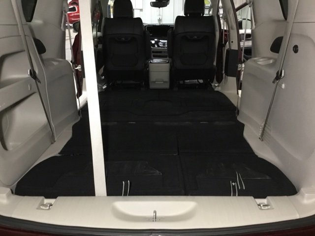 Used 2023 Chrysler Pacifica Touring-L image 40