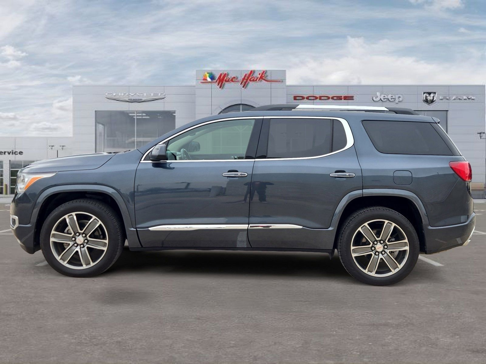Used 2019 GMC Acadia Denali w/ Technology Package image 2