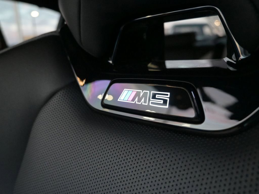 Used 2026 BMW M5 w/ Carbon Package AWD/4WD image 17