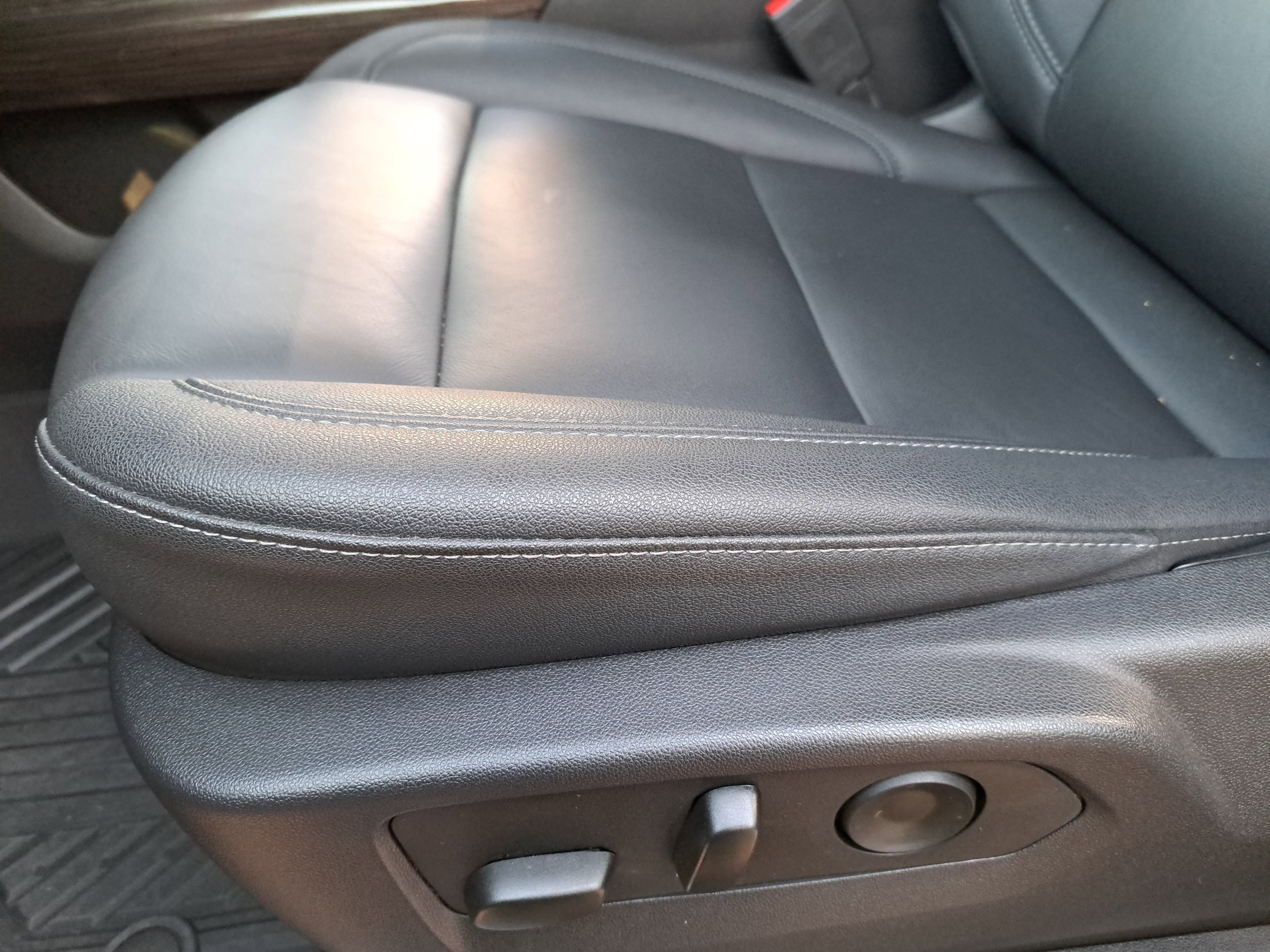 Used 2025 Chevrolet Silverado 1500 LT Trail Boss w/ Convenience Package II image 28