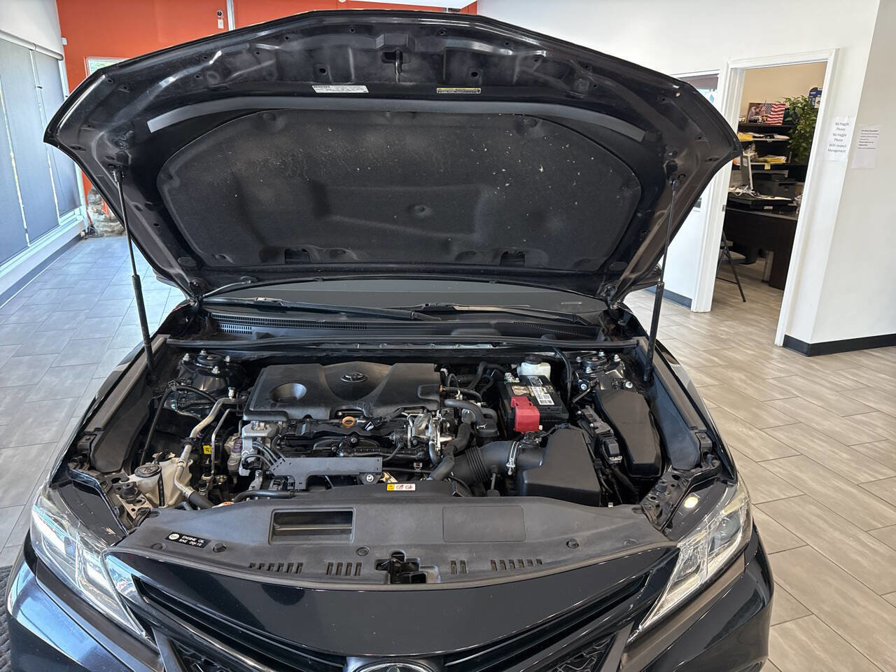 Used 2020 Toyota Camry SE w/ Phone Cable & Charge Package image 42