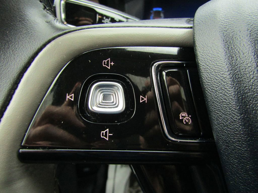 Used 2025 Lincoln Corsair Grand Touring w/ Equipment Group 301A AWD/4WD image 23