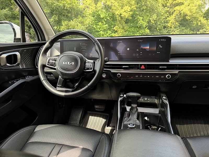 Used 2025 Kia Sorento S w/ Panoramic Sunroof Package FWD image 11