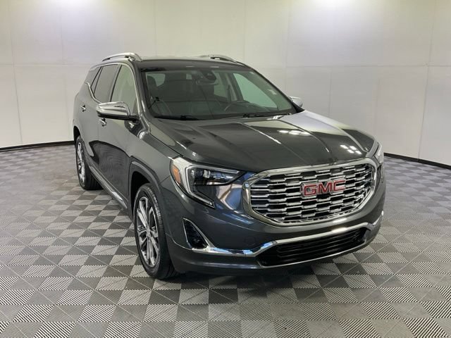 Used 2020 GMC Terrain Denali w/ LPO, Floor Liner Package FWD image 3