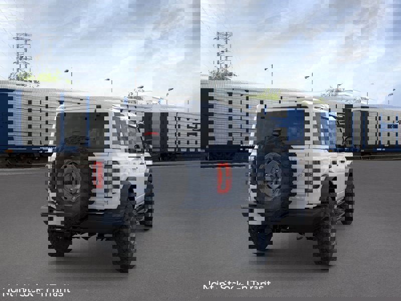 New 2025 Ford Bronco Badlands image 8