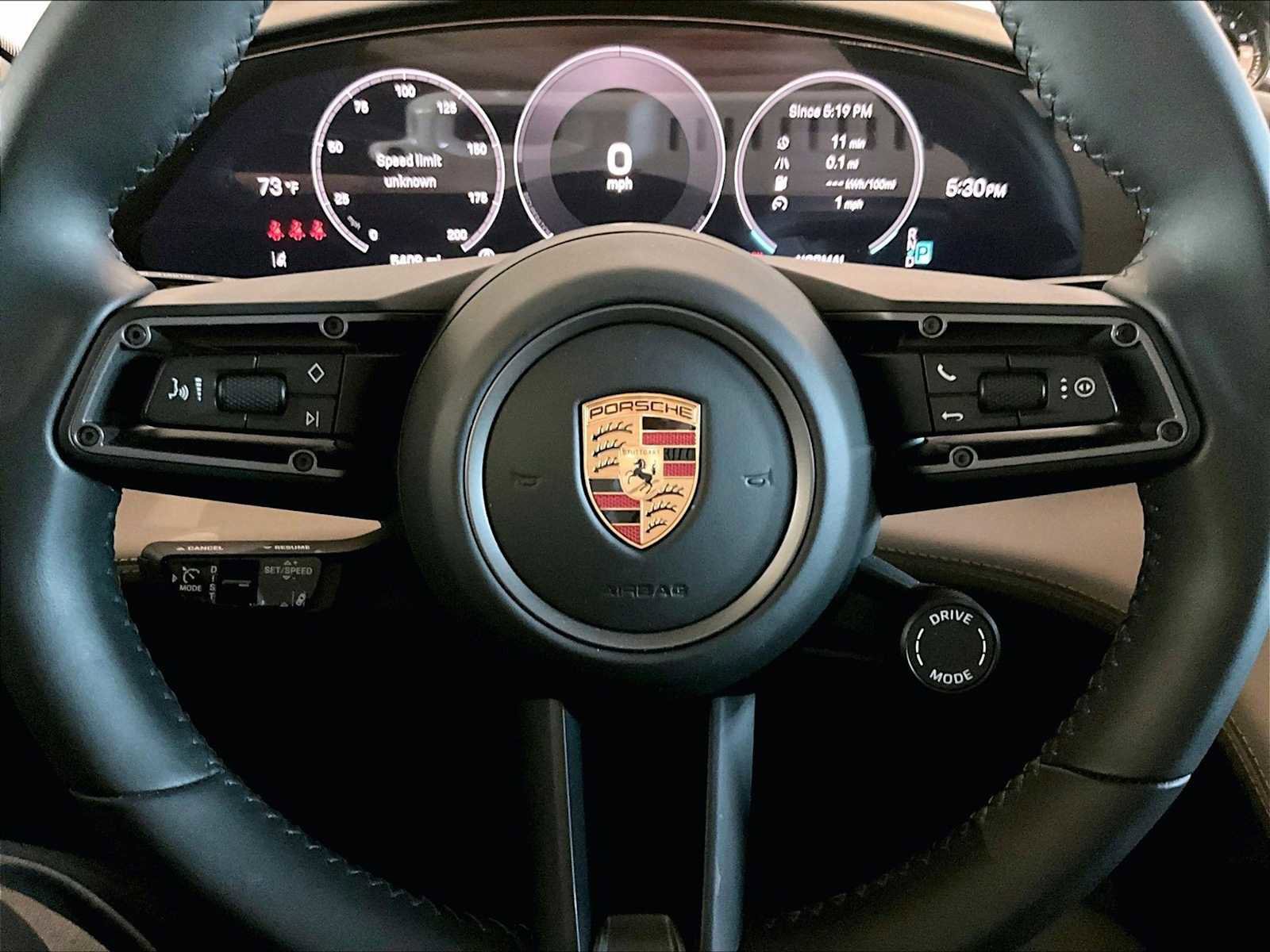 Used 2025 Porsche Taycan image 18