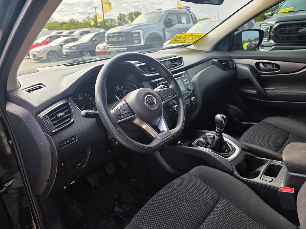 Used 2018 Nissan Rogue Sport FWD image 15