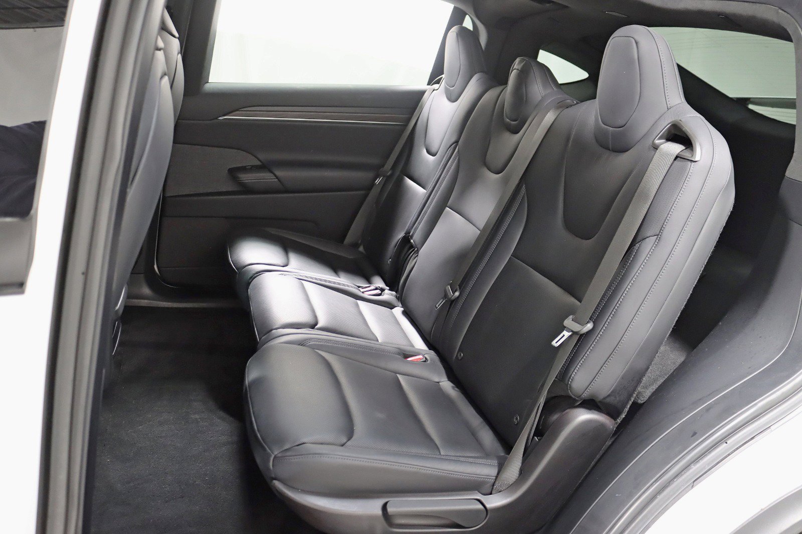 Used 2022 Tesla Model X image 31