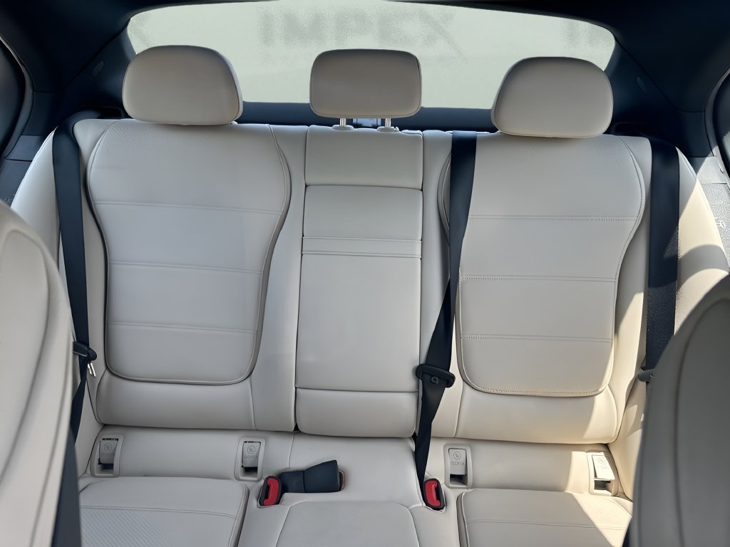 Used 2025 Mercedes-Benz C 300 Sedan image 10