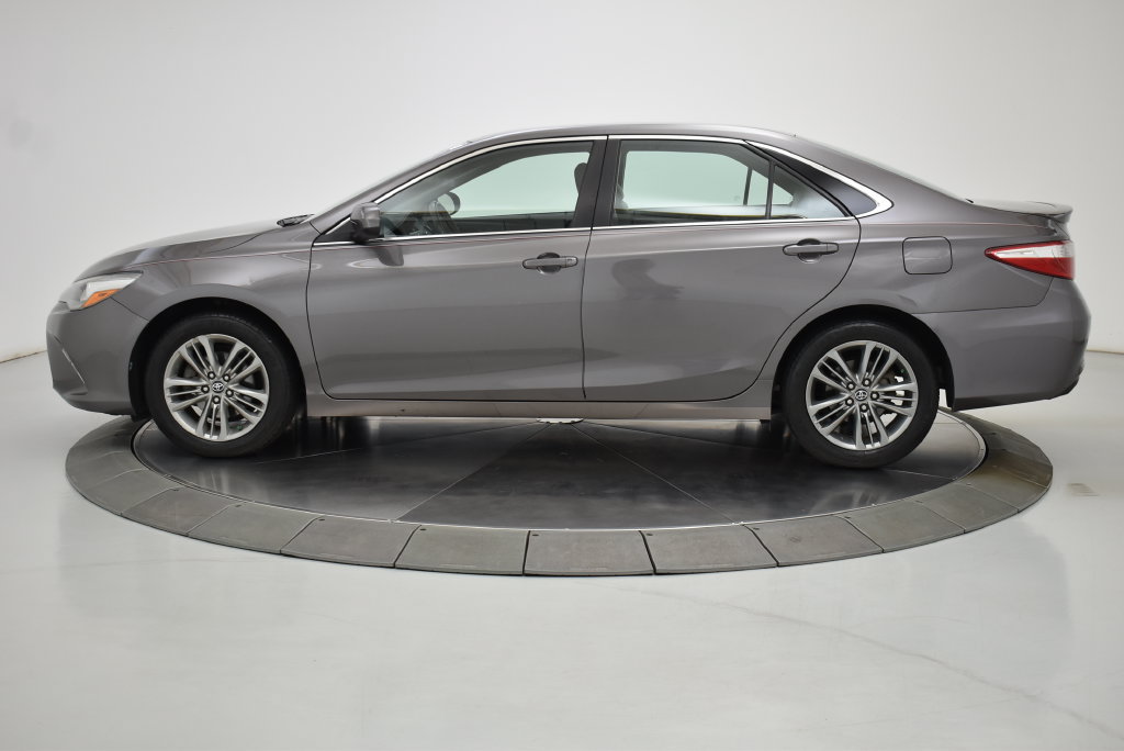 Used 2017 Toyota Camry SE FWD image 17