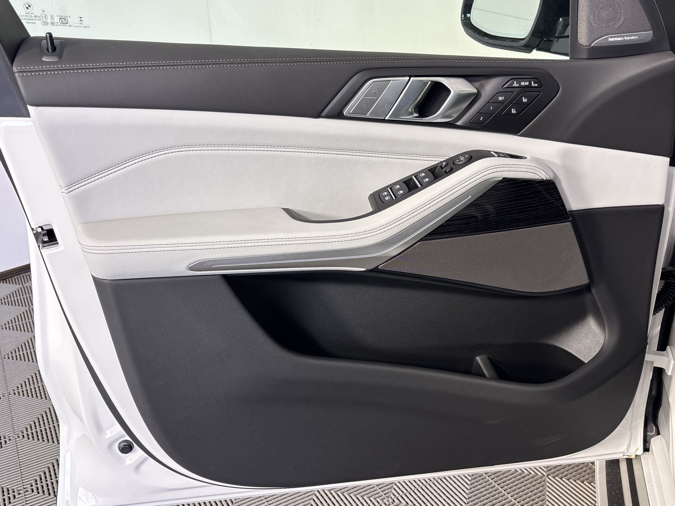 New 2027 BMW X7 xDrive40i w/ Executive Package AWD/4WD image 14