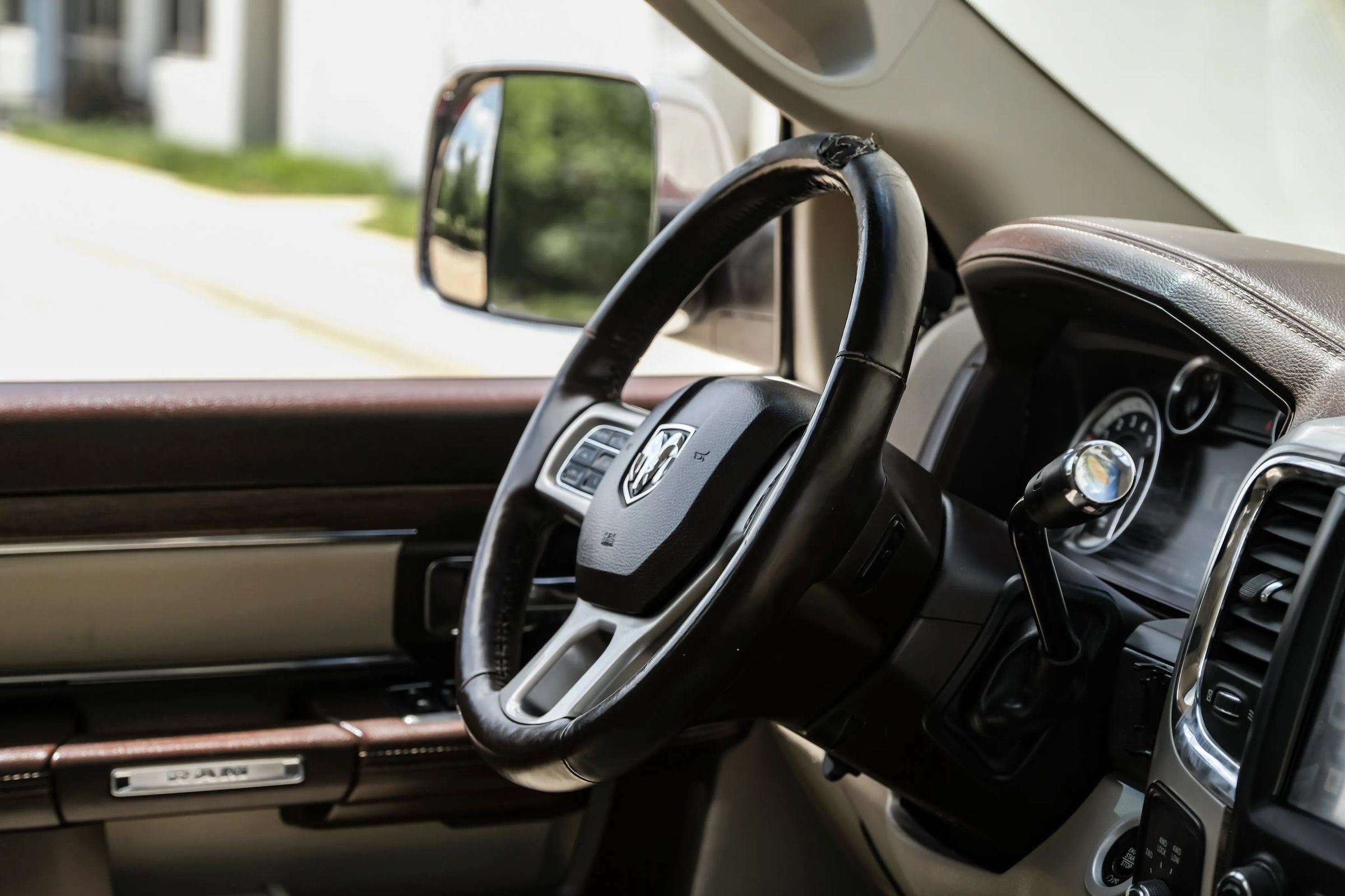 Used 2018 RAM 2500 Laramie w/ Convenience Group AWD/4WD image 16