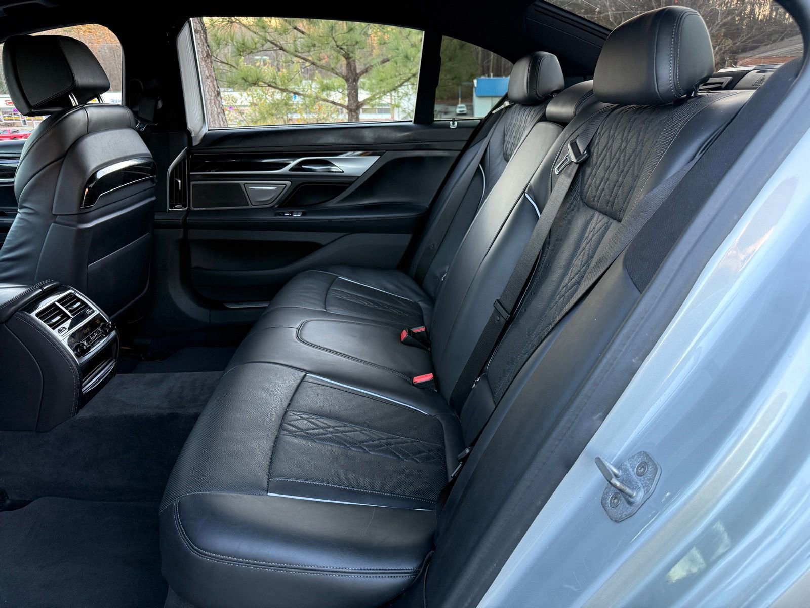 Used 2019 BMW 750i xDrive 750i xDrive w/ Executive Package image 40