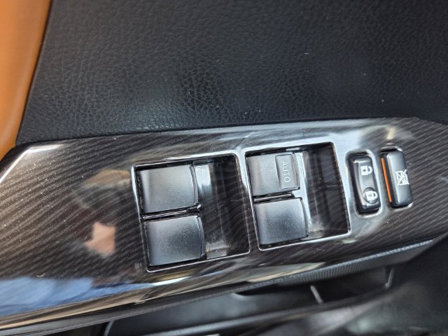 Used 2018 Toyota RAV4 SE w/ Power Extra Value Package FWD image 24