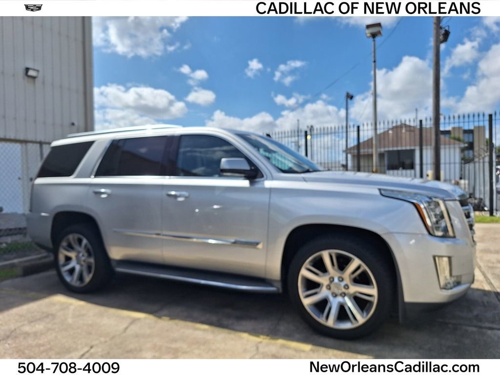 Used 2015 Cadillac Escalade Luxury RWD image 1