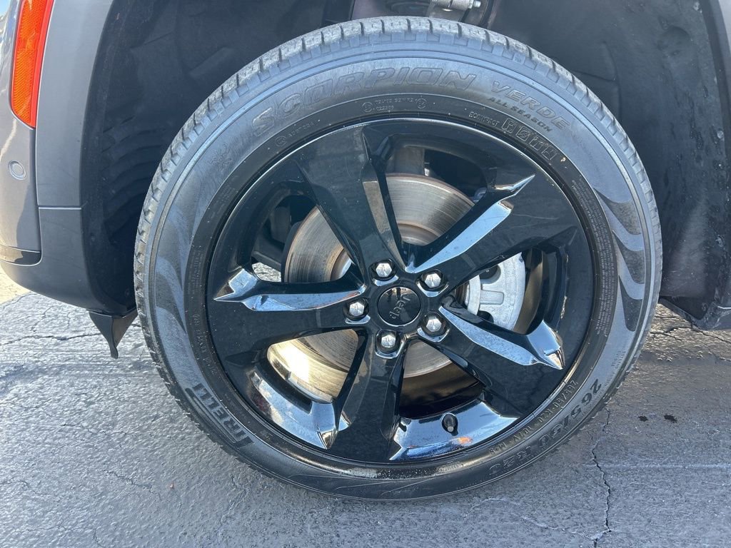 Certified 2023 Jeep Grand Cherokee L Limited w/ Luxury Tech Group II image 17