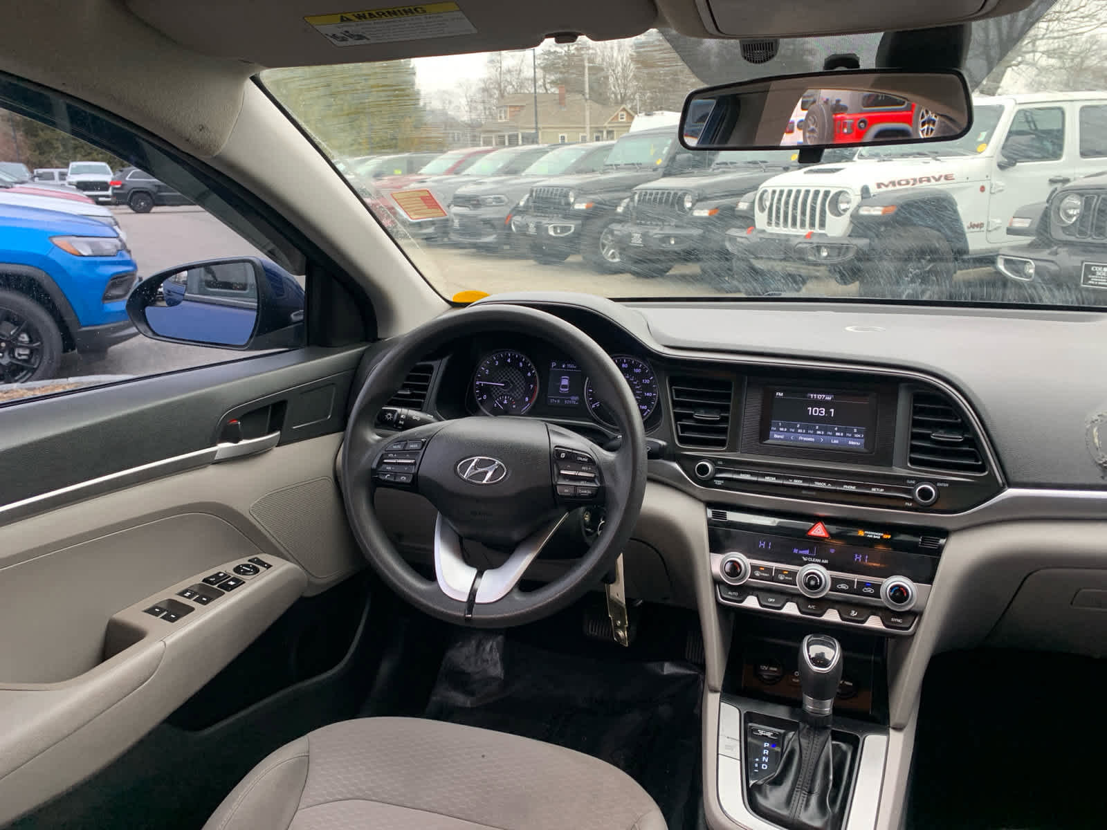 Used 2020 Hyundai Elantra SE image 32