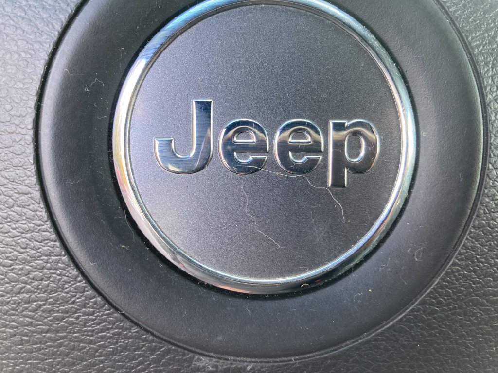Used 2019 Jeep Grand Cherokee Limited AWD/4WD image 28