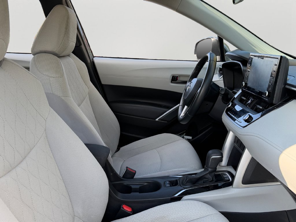 Used 2022 Toyota Corolla Cross LE w/ Moonroof Package AWD/4WD image 7