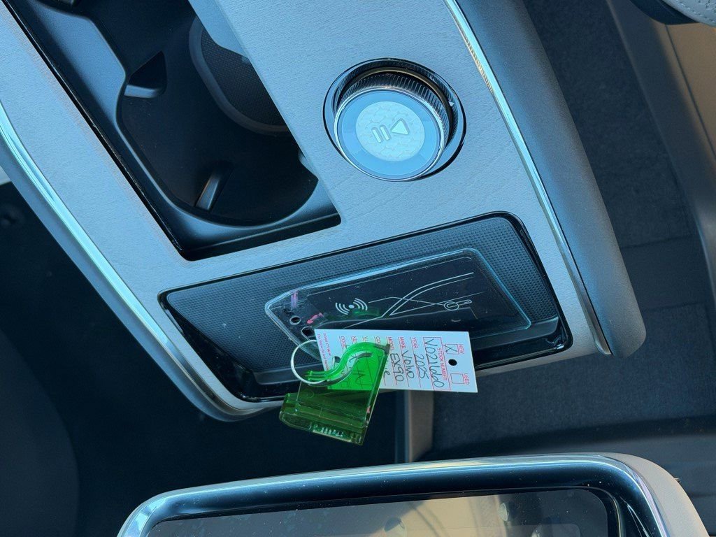 New 2025 Volvo EX90 Ultra w/ Protection Package Premier image 21