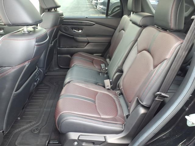 Used 2025 Honda Pilot Black Edition image 7