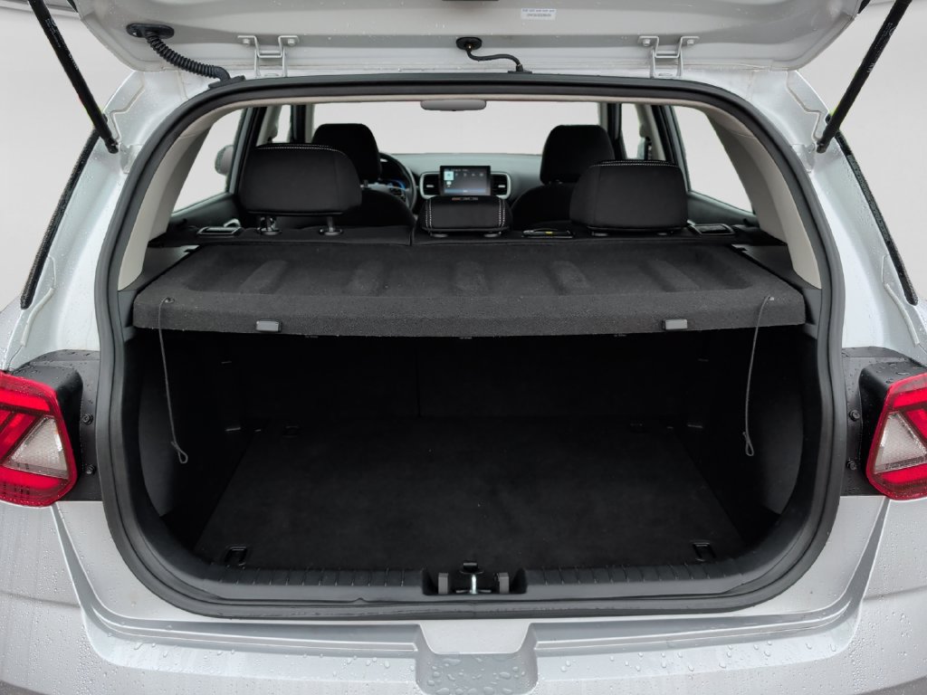 Used 2025 Hyundai Venue SEL FWD image 38