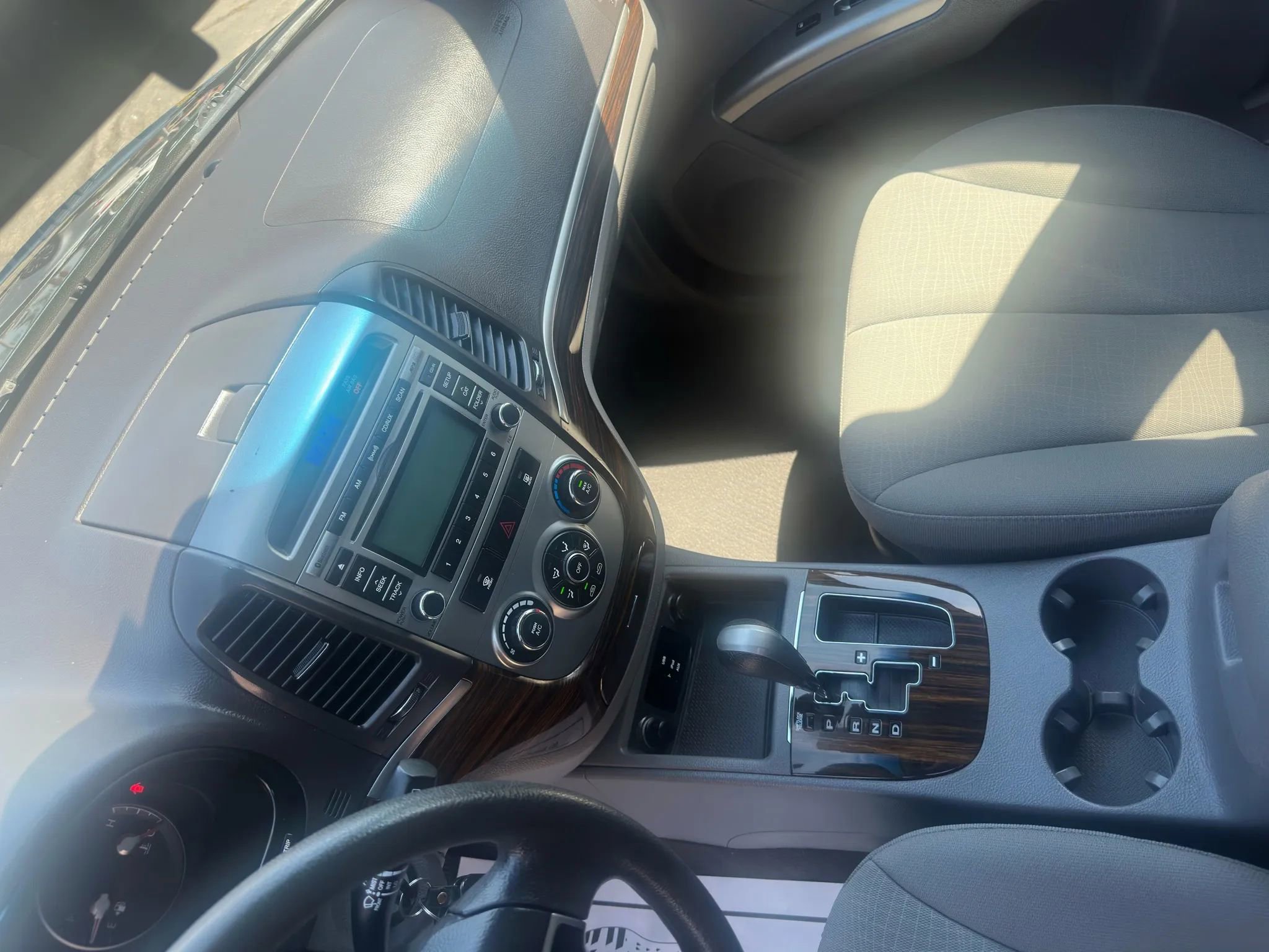 Used 2011 Hyundai Santa Fe GLS image 15