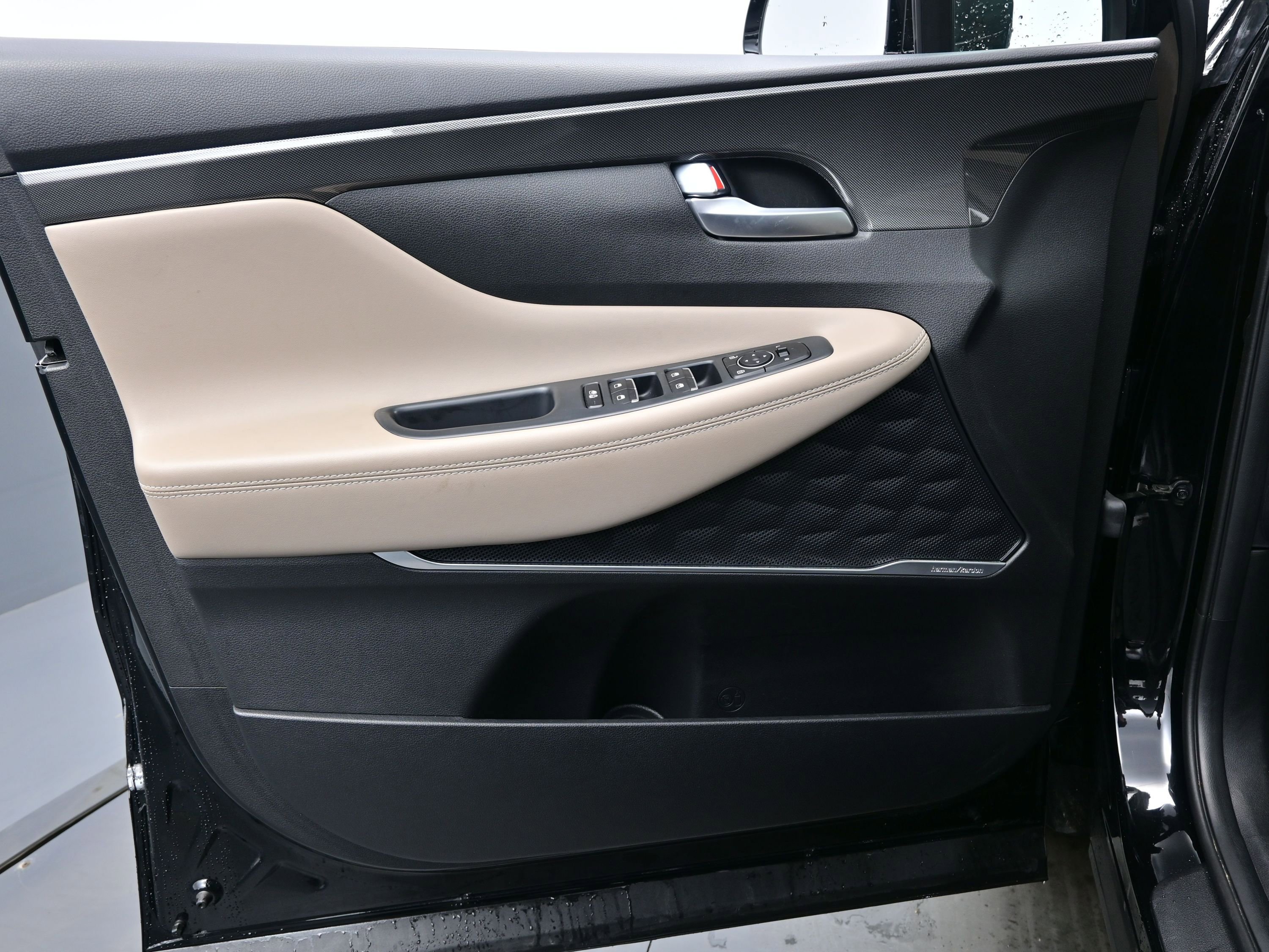 Used 2023 Hyundai Santa Fe SEL w/ Premium Package image 9