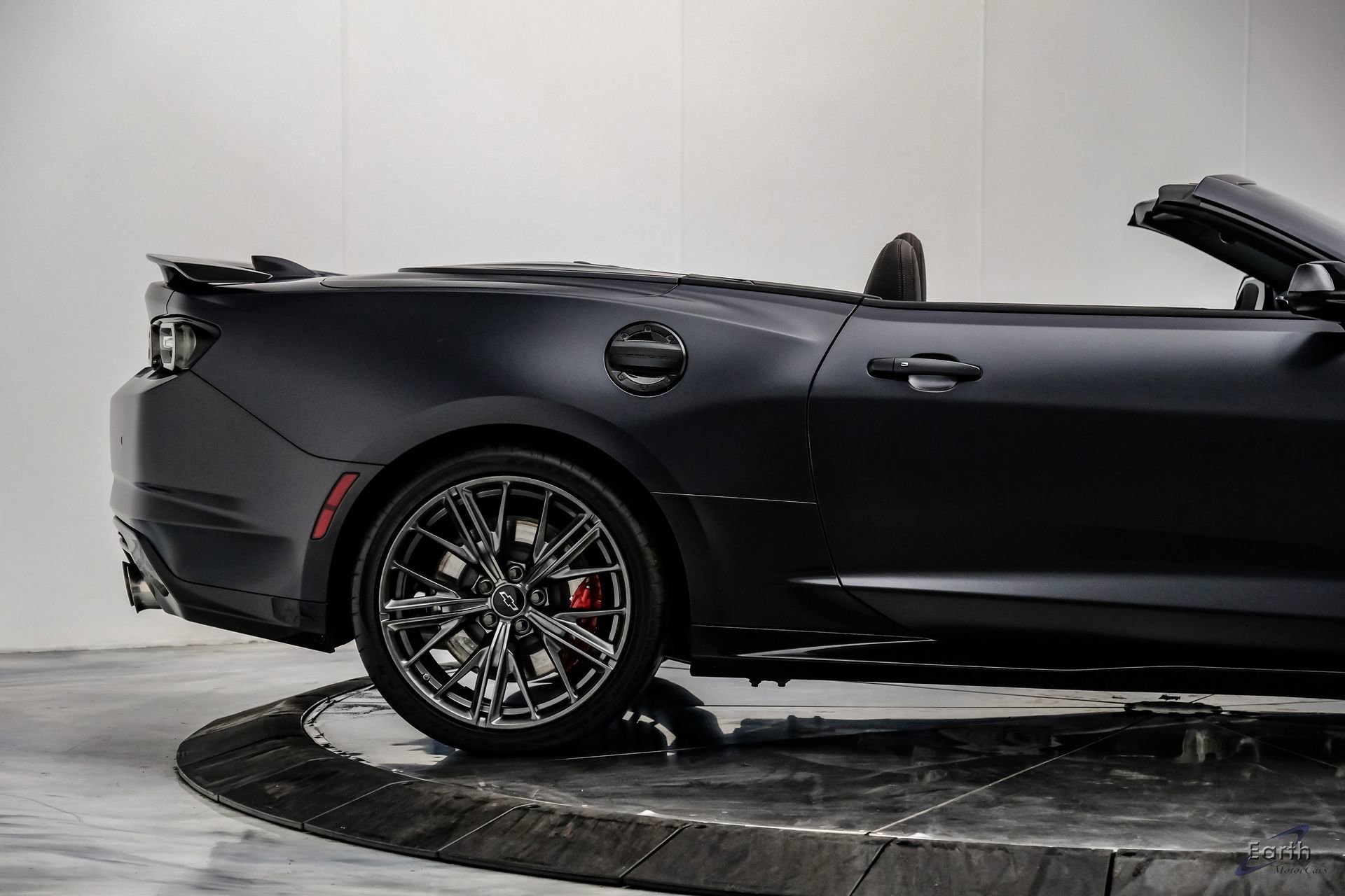 Used 2024 Chevrolet Camaro ZL1 RWD image 29