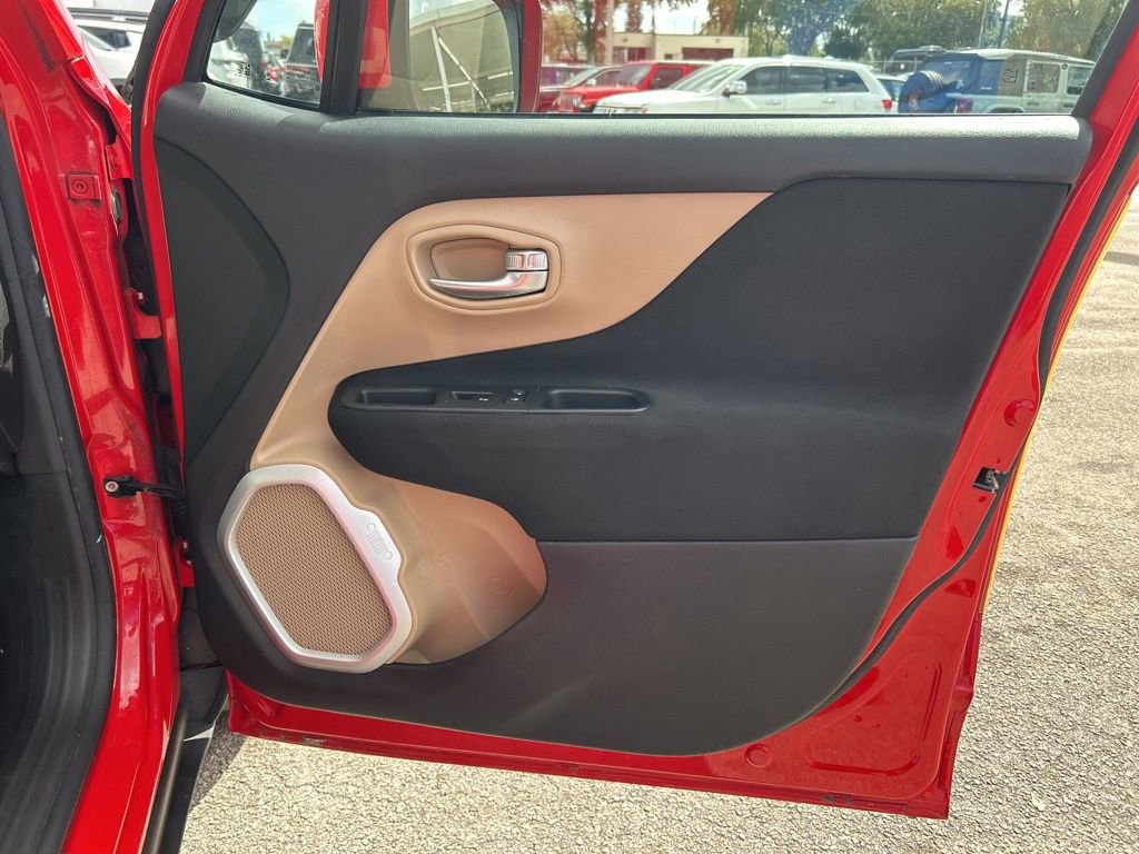 Used 2015 Jeep Renegade Latitude image 26