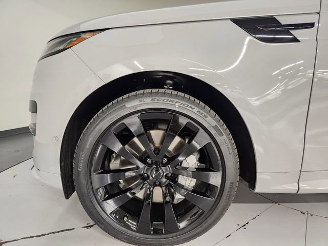 New 2026 Land Rover Range Rover Sport Dynamic SE image 11