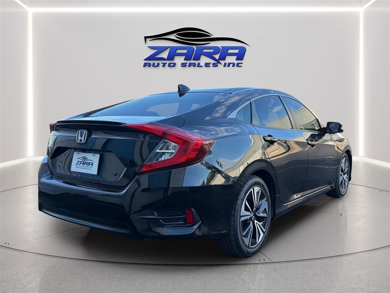 Used 2018 Honda Civic EX-T image 7