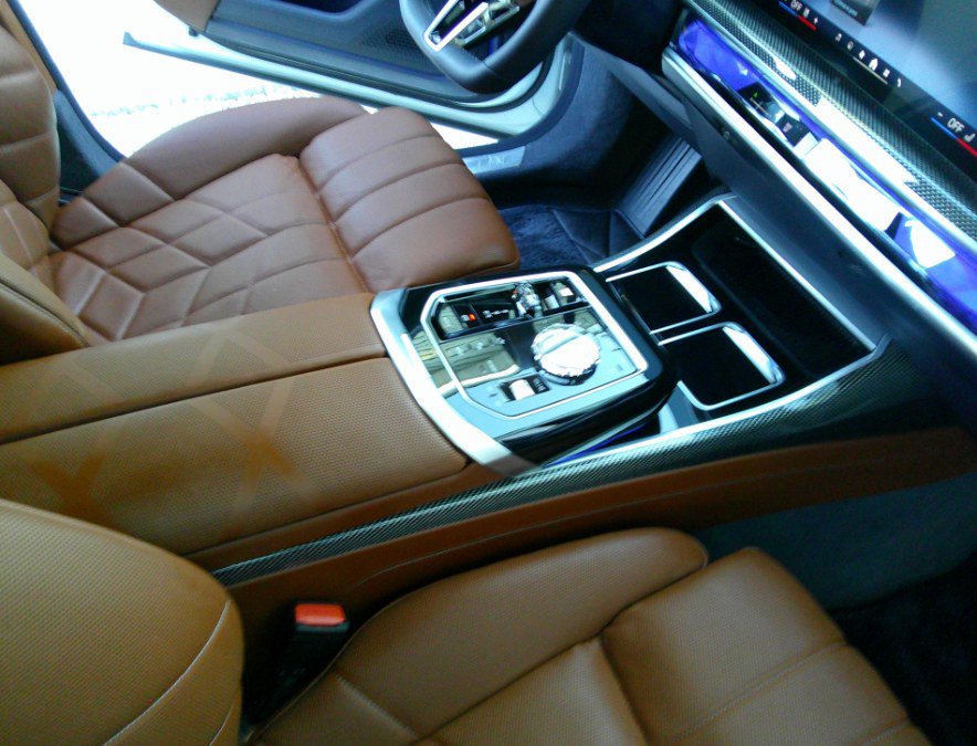 Used 2025 BMW 760i xDrive w/ Executive Package AWD/4WD image 59