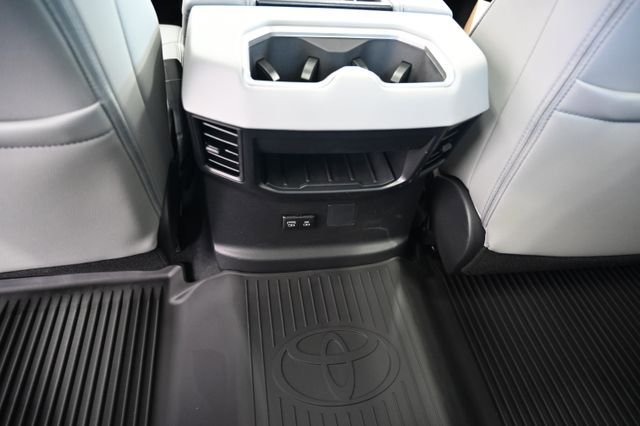 New 2026 Toyota Tundra Limited AWD/4WD image 32