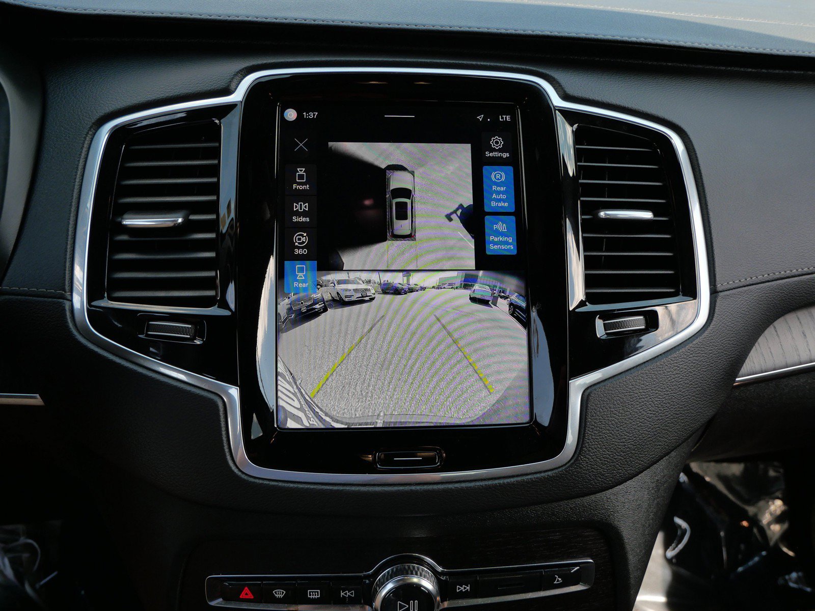 Certified 2025 Volvo XC90 T8 Ultra w/ Protection Package Premier AWD/4WD image 19